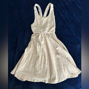 Alice + Ames yellow swing dress with floral detailing size 6